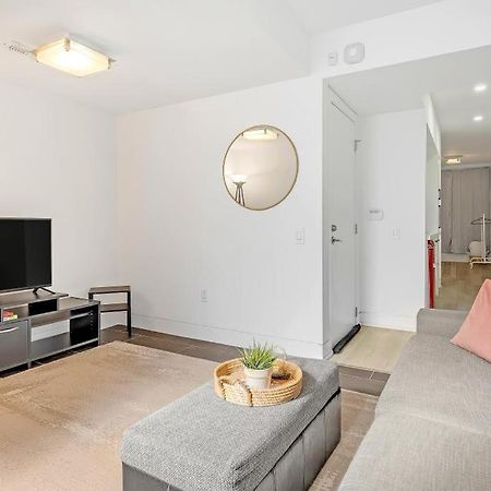 Suite In The Heart Of Downtown โตรอนโต ภายนอก รูปภาพ