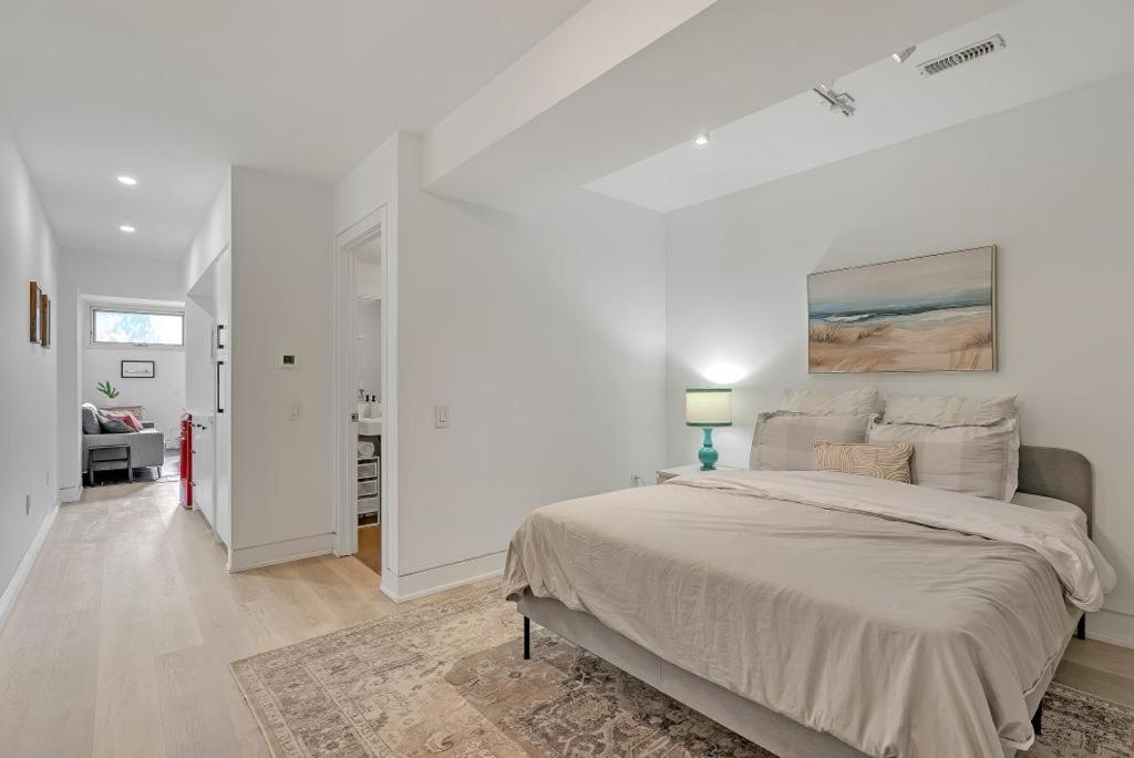 Suite In The Heart Of Downtown โตรอนโต ภายนอก รูปภาพ